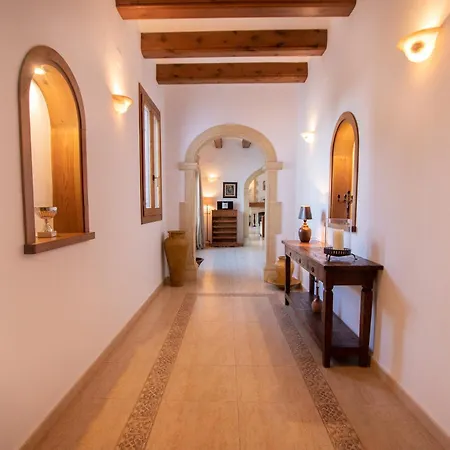 Lluca Villa *