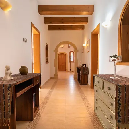 Lluca Villa *
