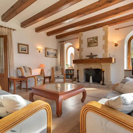 Villa Lluca *